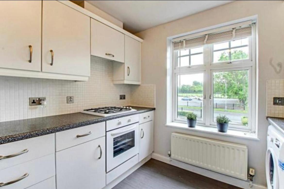 The Wickets - 2 Bedroom Apartment Overlooking Cricket Club Marton-in-Cleveland Exterior foto